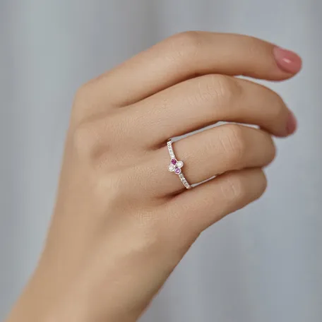 Diamond ring with Ruby Cloverina