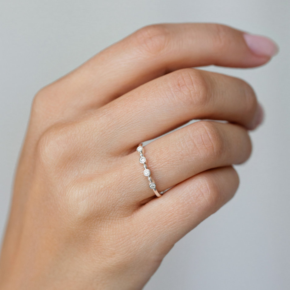 Diamond ring Simplicity