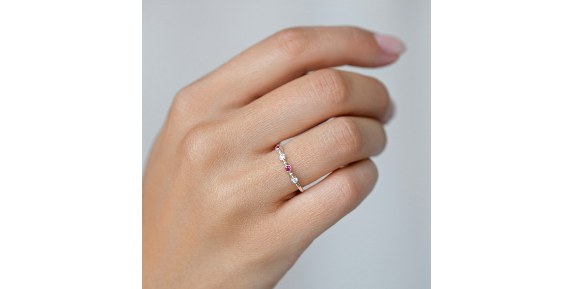 Diamond ring with Sapphire Simplicity