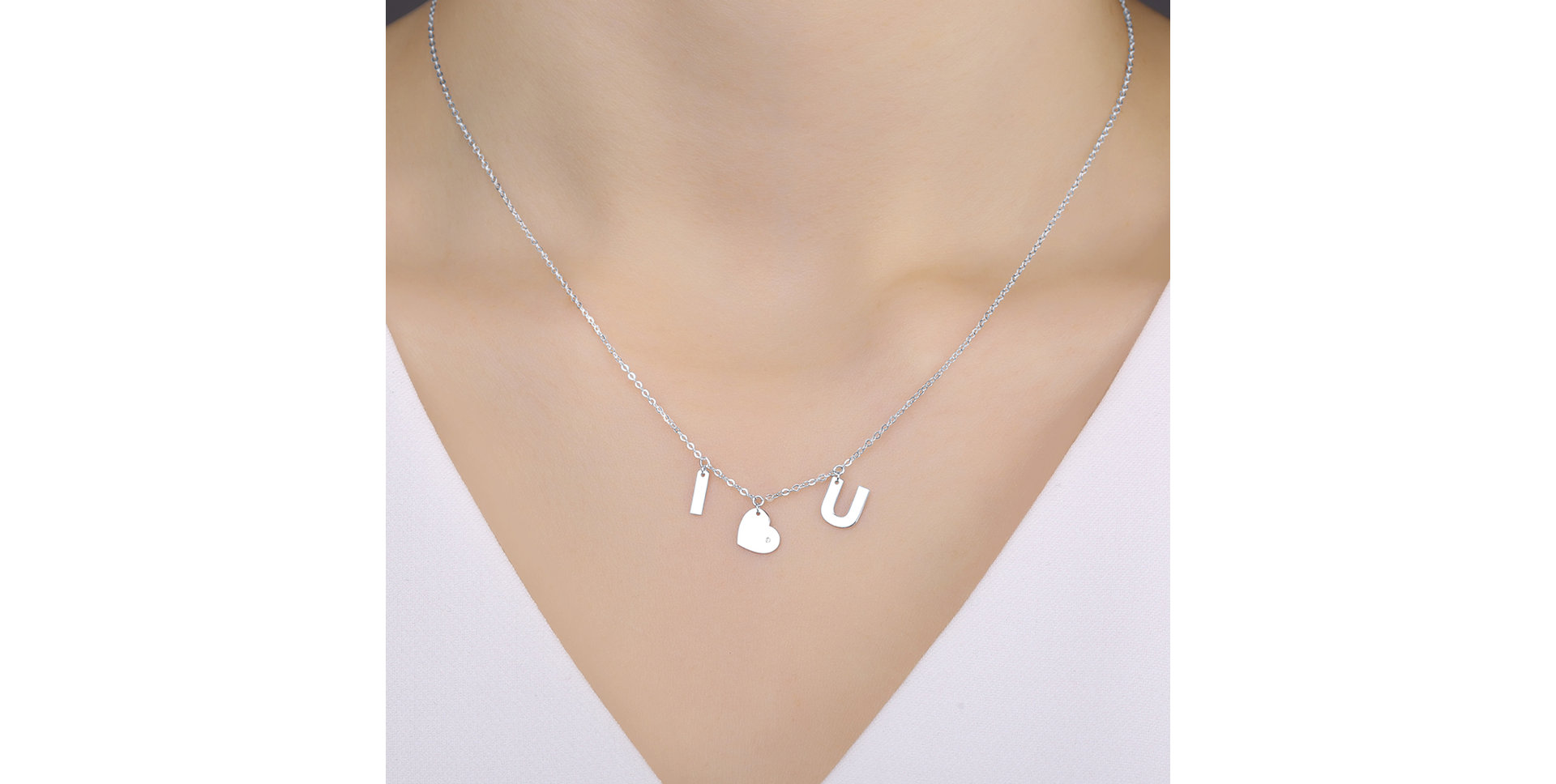 Diamond necklace Amour