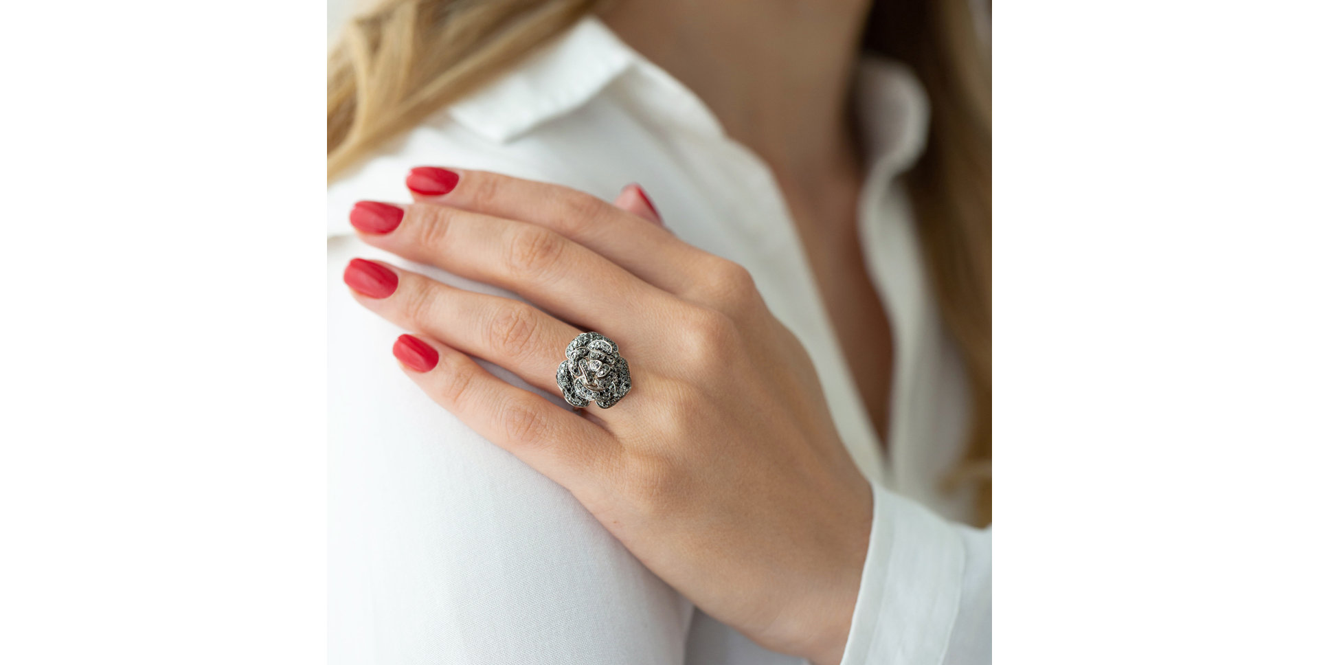 Ring with black diamonds Secret Witchery