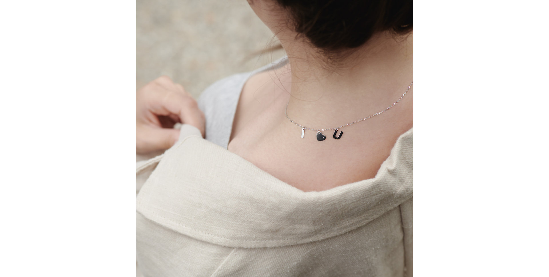 Diamond necklace Amour