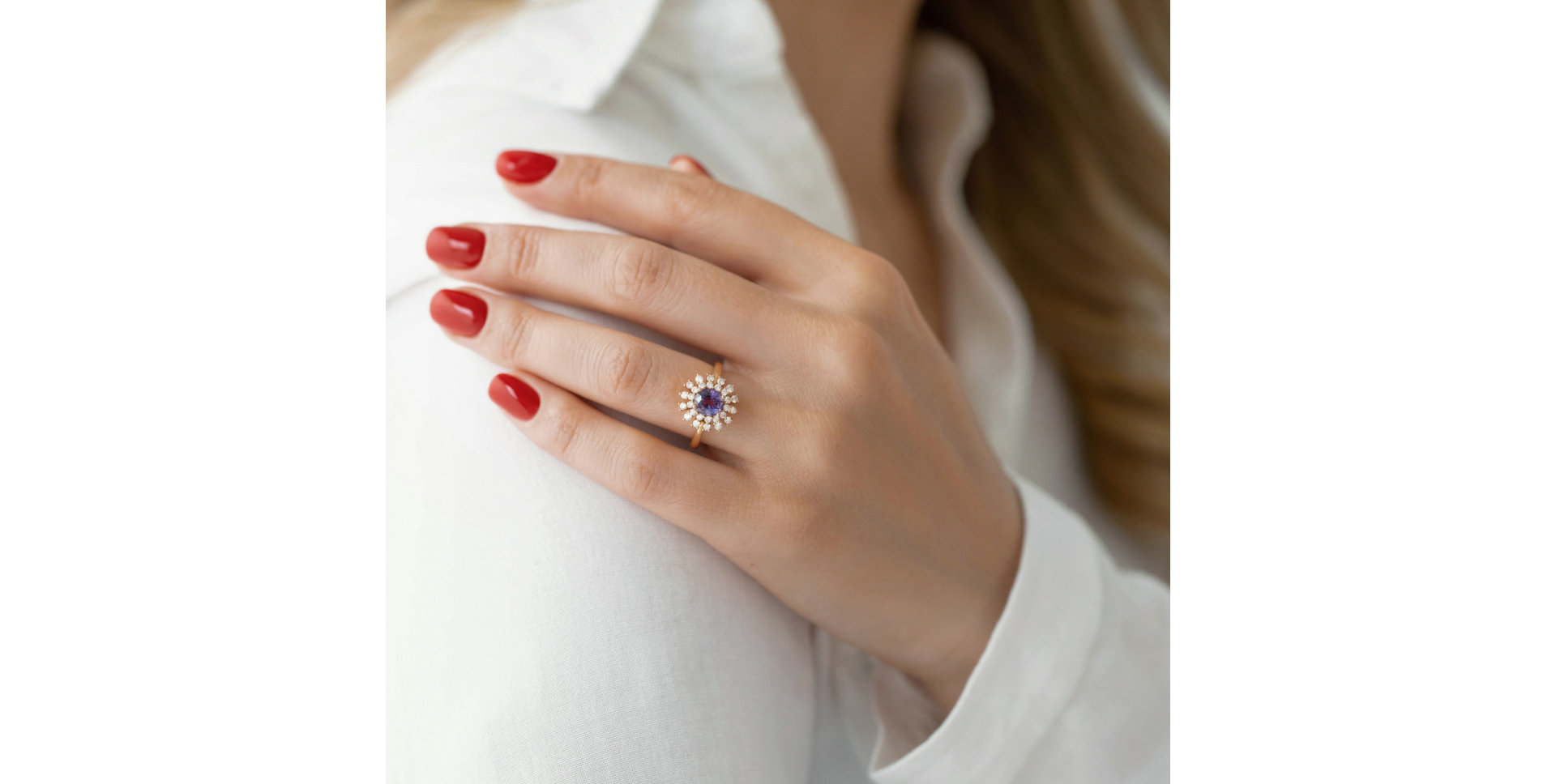 Diamond ring with Sapphire Fairytale Goddess