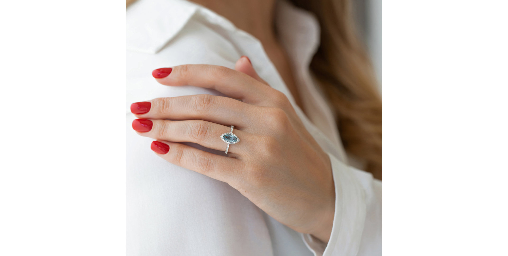 Diamond ring with Sapphire Charming Night