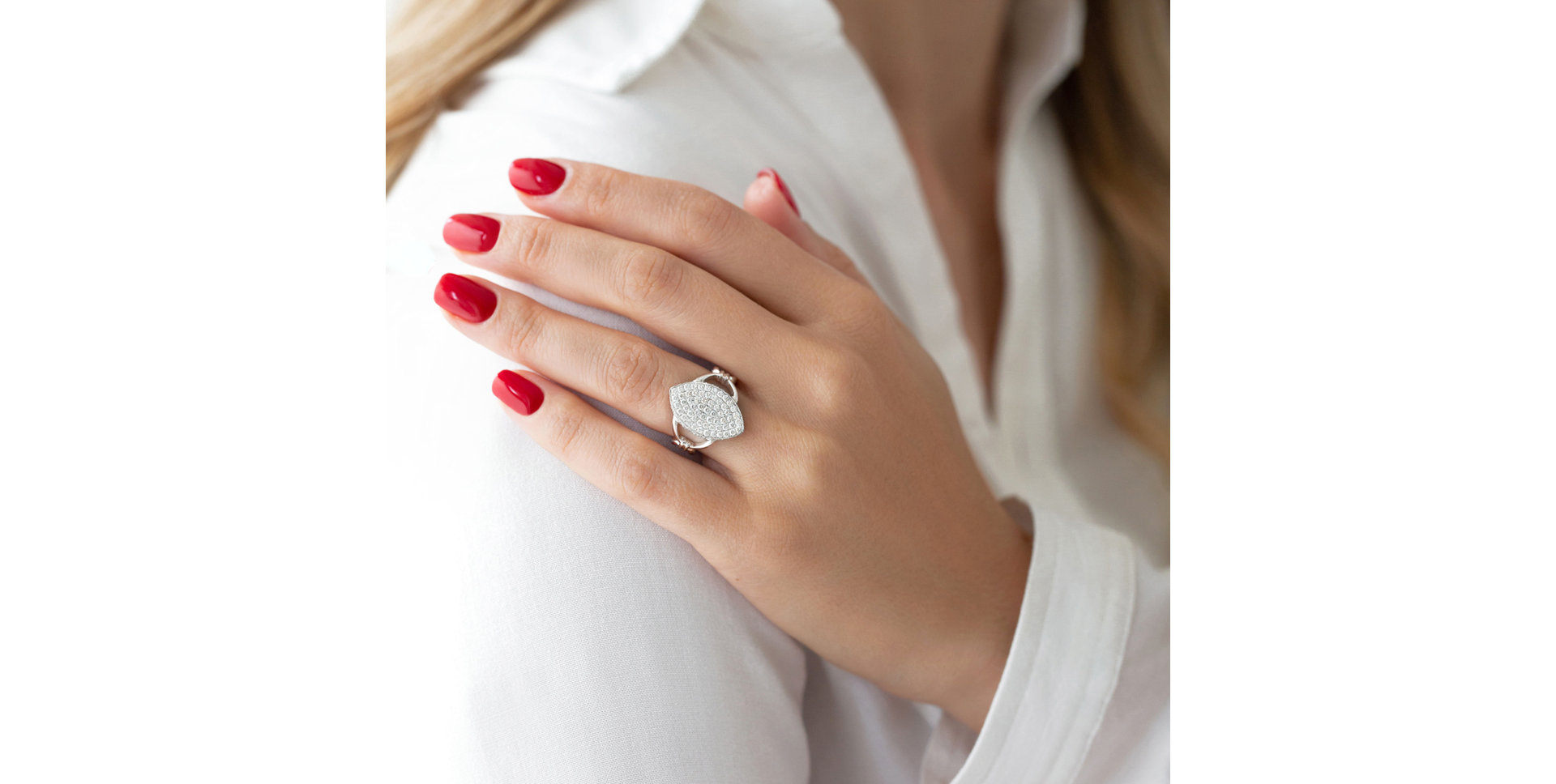 Diamond ring Charming Essence