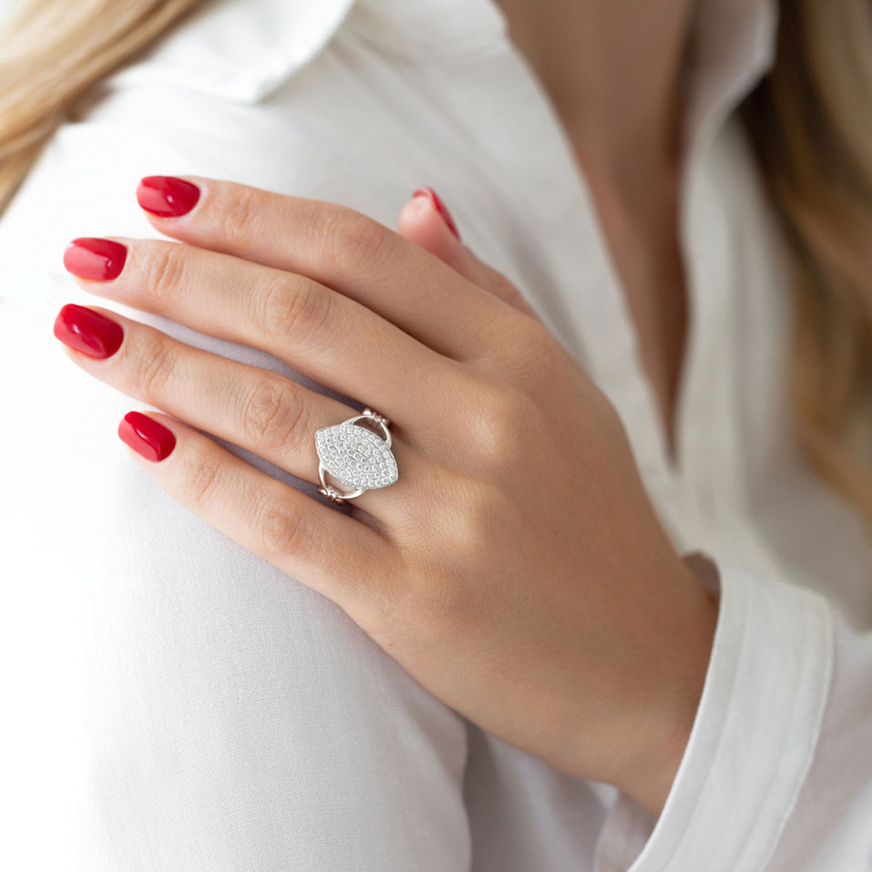 Diamond ring Charming Essence