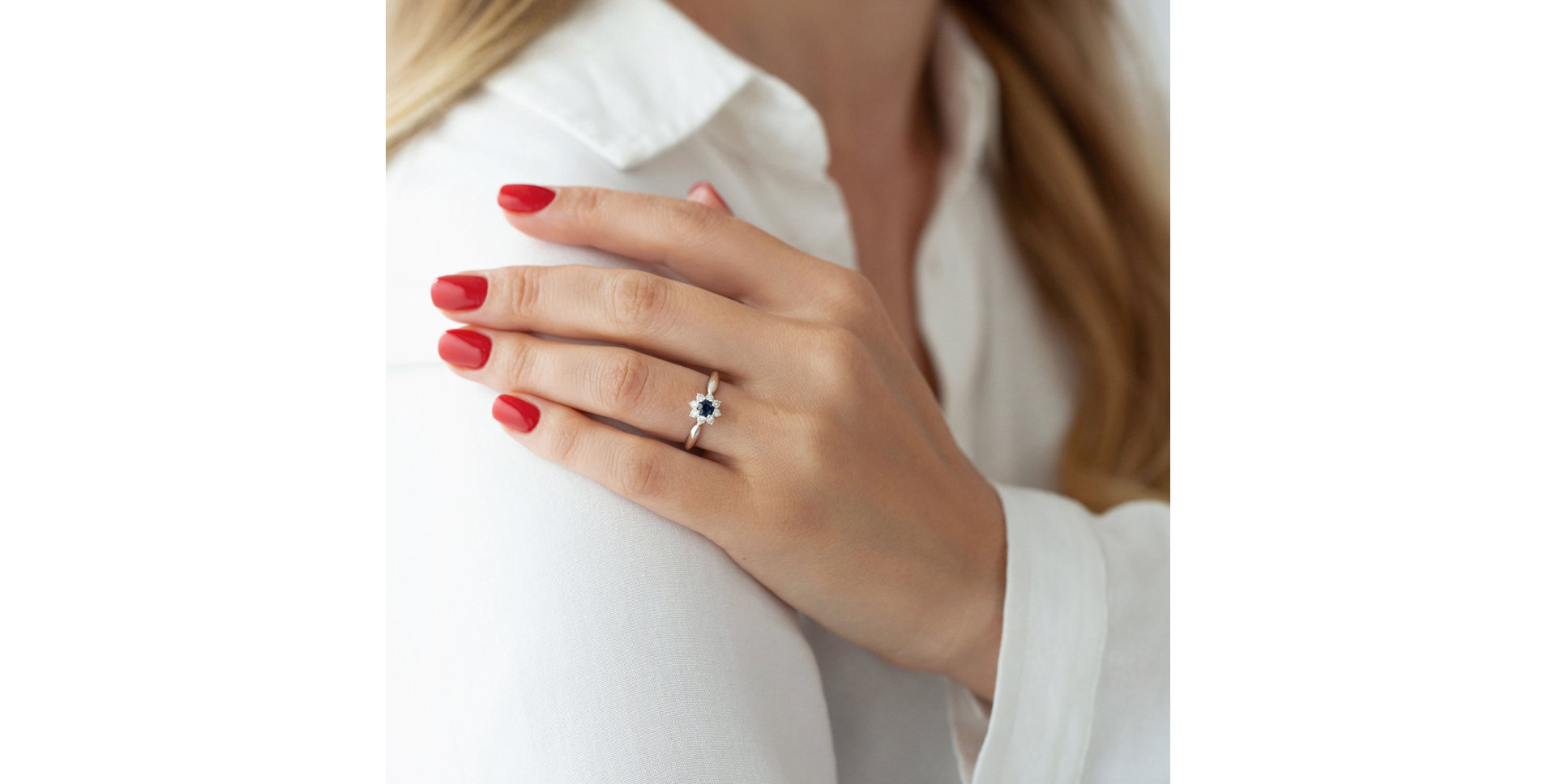 Diamond ring with Sapphire Frozen Star