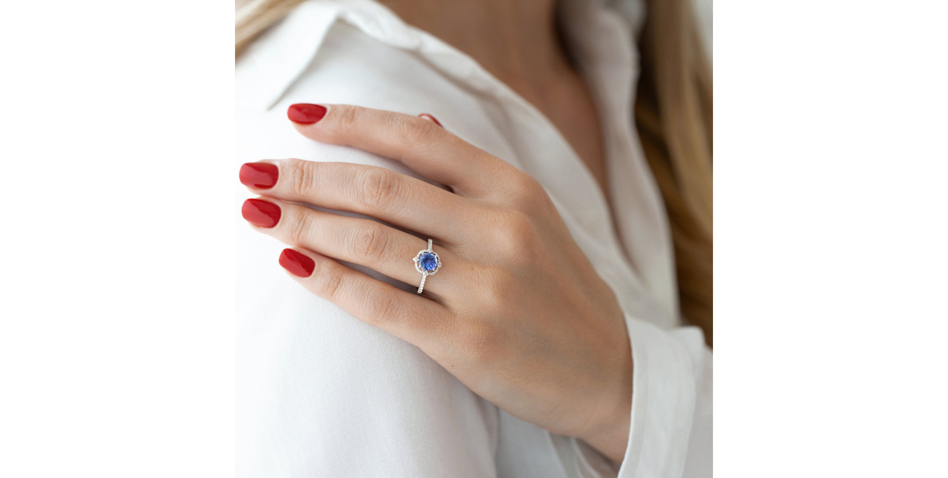 Diamond ring with Tanzanite Ocean Sparkle