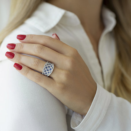 Diamond ring with Sapphire Delphine
