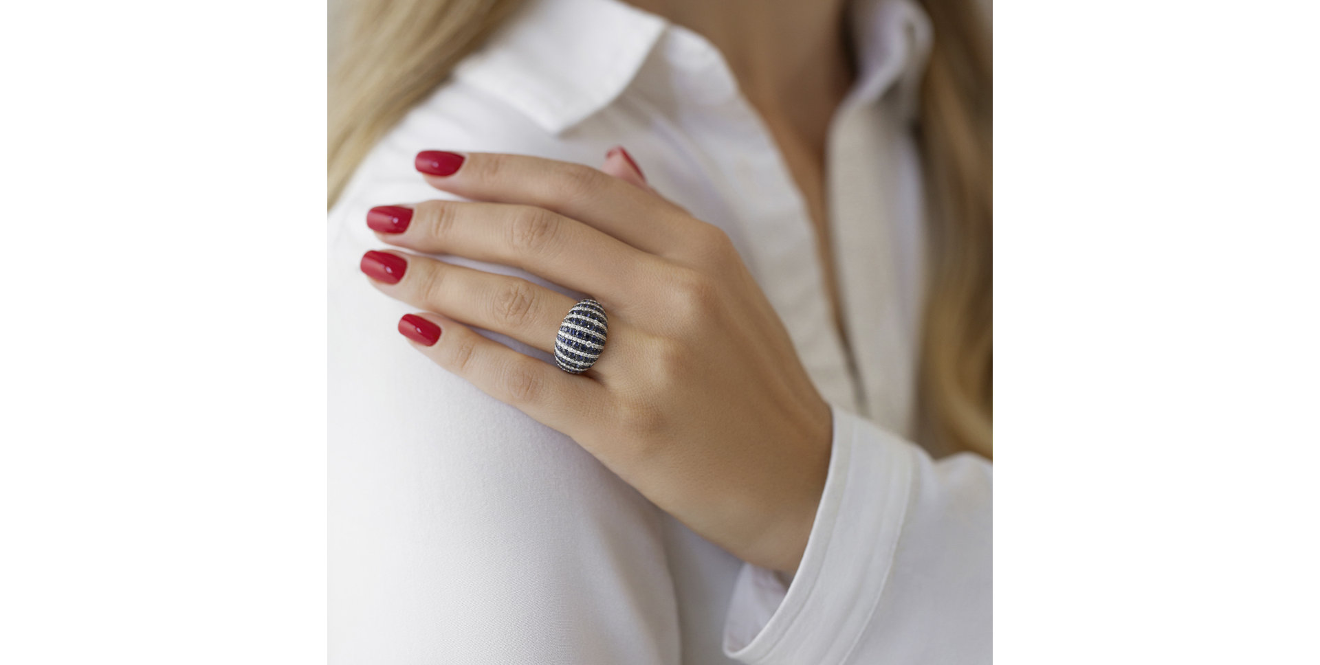 Diamond ring with Sapphire Leon