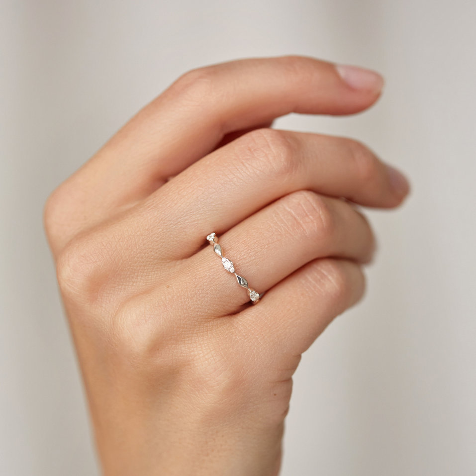 Diamond ring Star Attraction