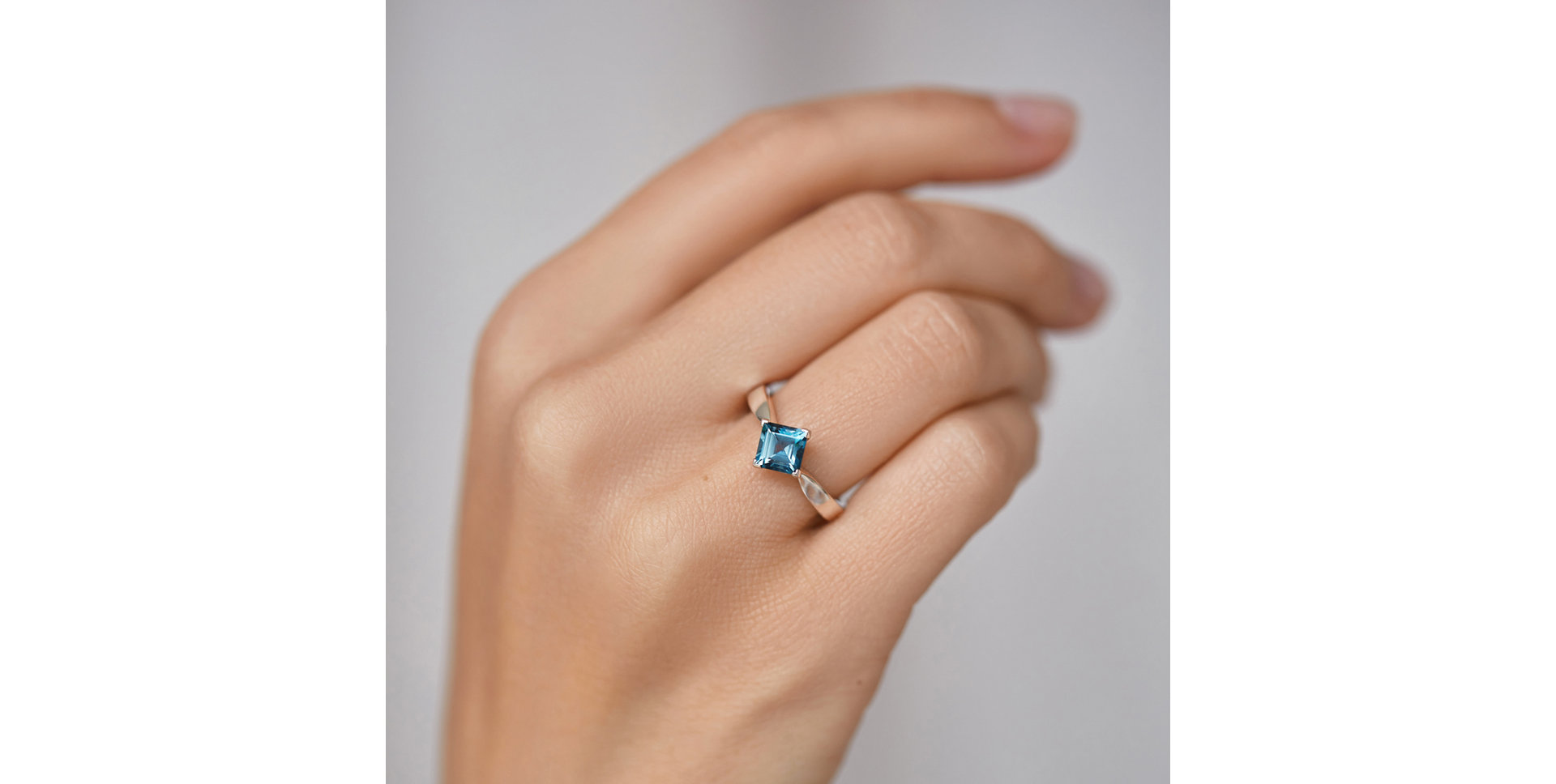 Ring with Rhodolite Bonbon