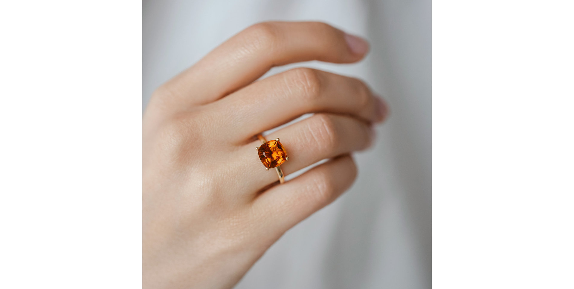 Ring with Topaz Swiss Bonbon