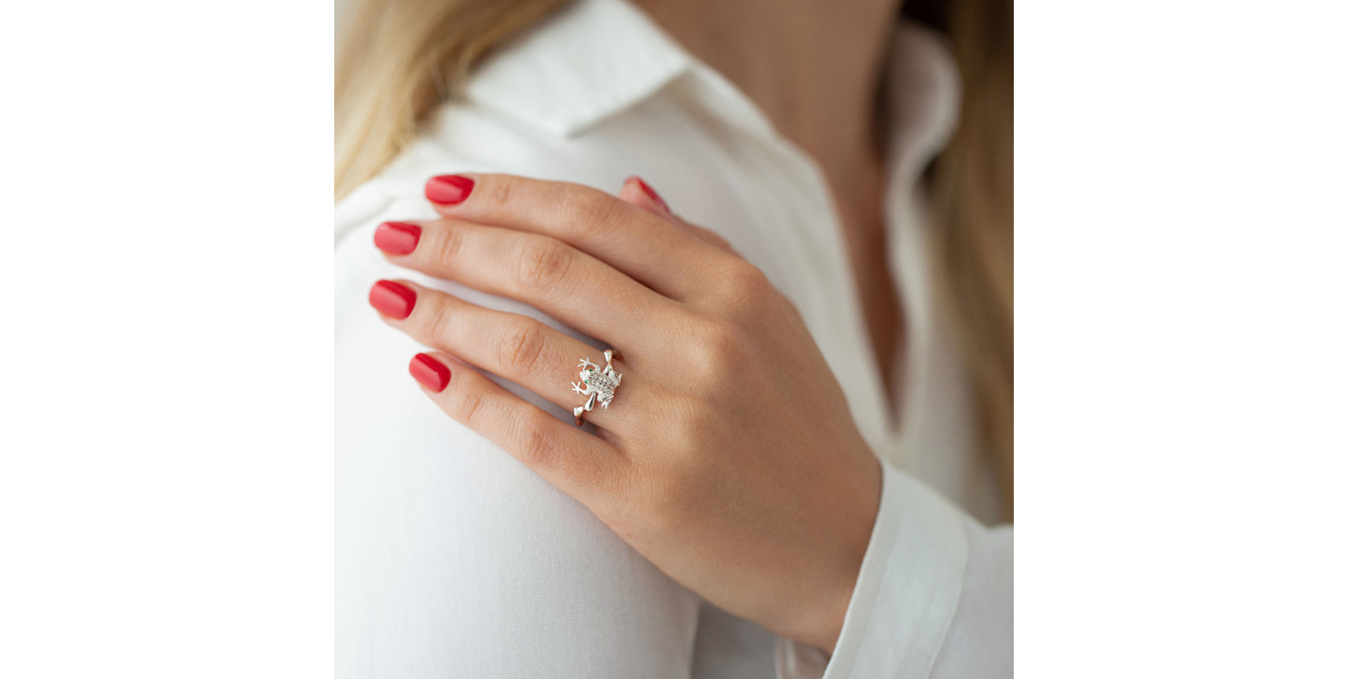 Diamond ring and Garnet Noble Frog