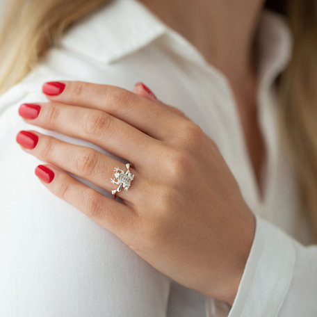 Ring and brown diamonds and Garnet Noble Frog