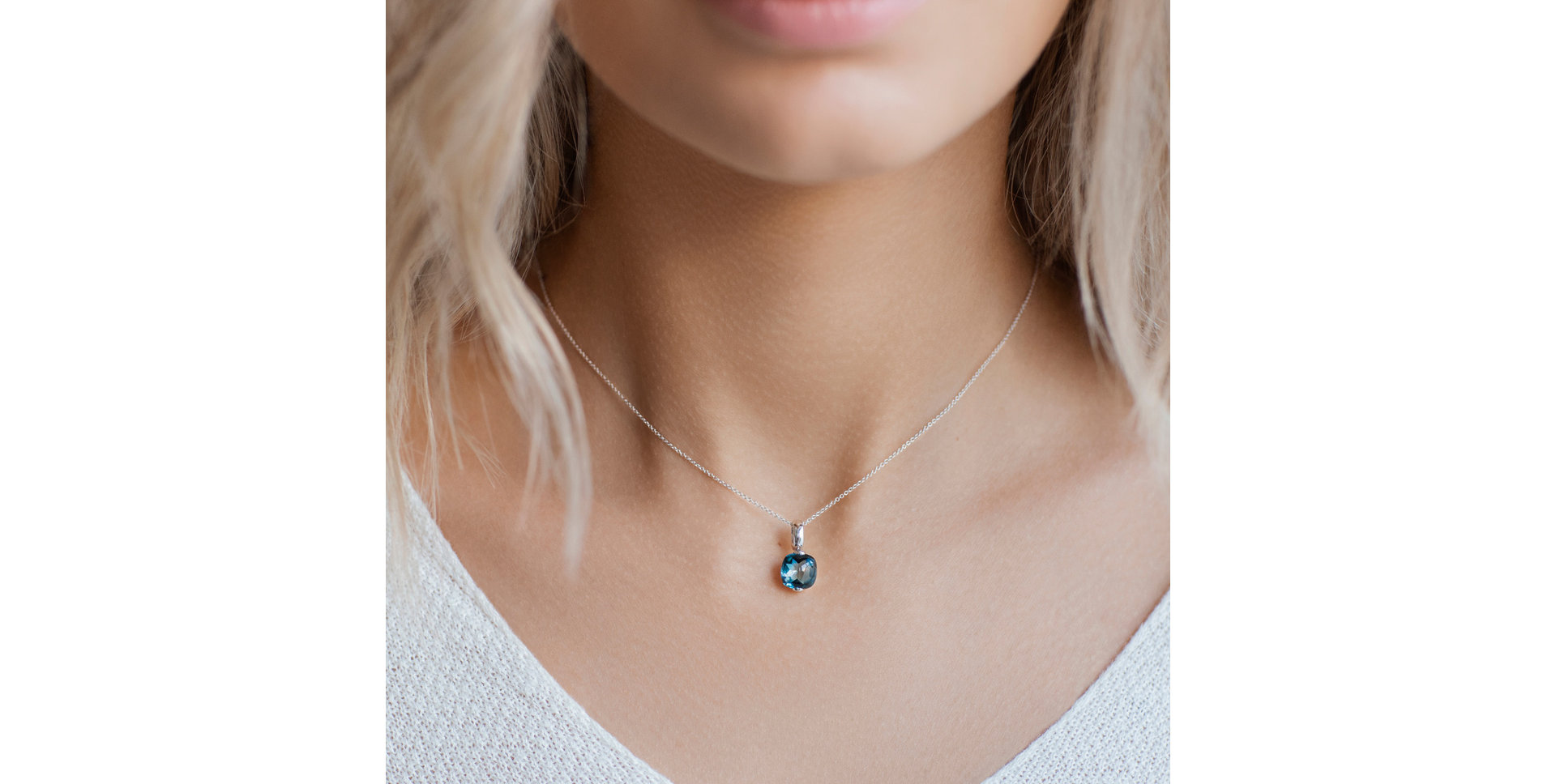 Pendant with Moonstone White Bonbon