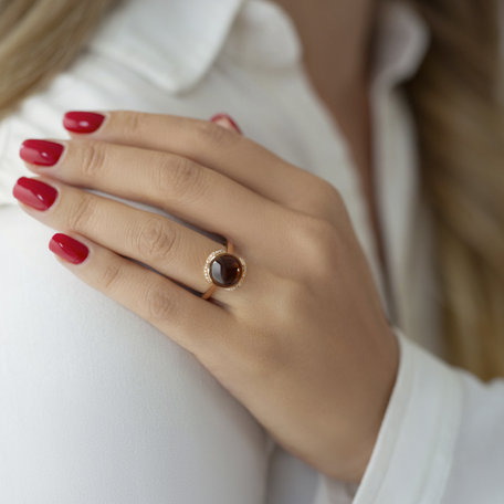 Diamond ring with Chalcedony Rainbow Princess