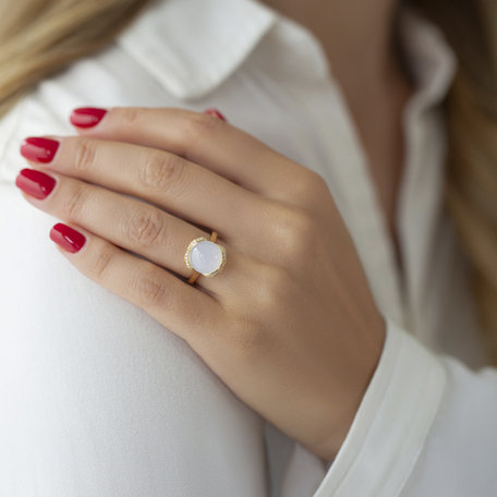 Diamond ring with Chalcedony Rainbow Princess