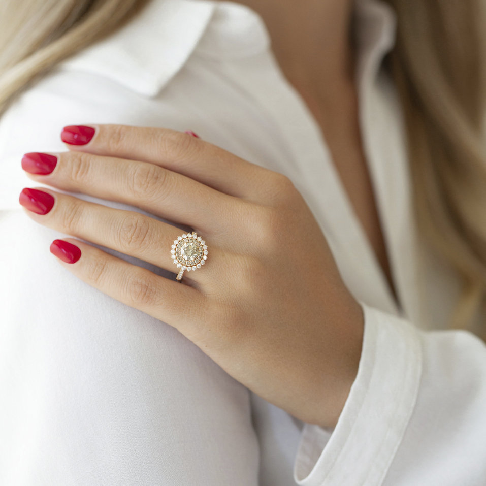 Ring with brown and white diamonds Mysterious Quest