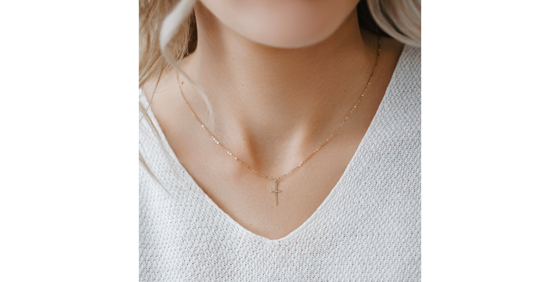 Diamond necklace Cross