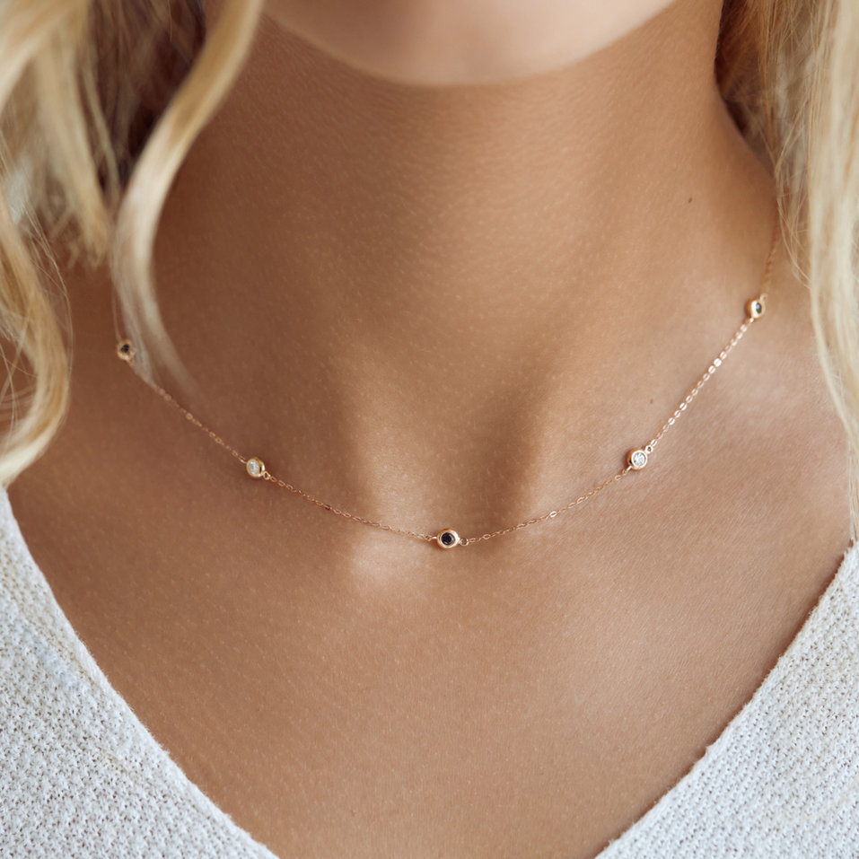 Necklace with black and white diamonds Dots