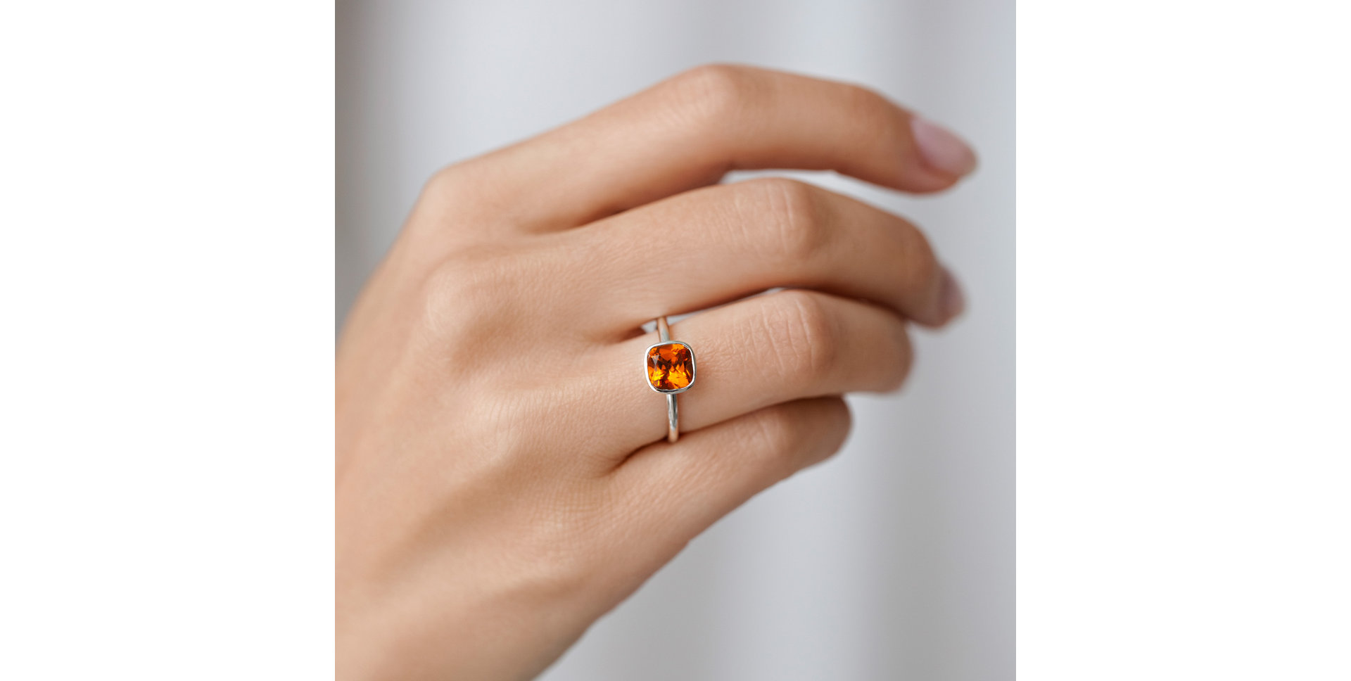 Ring with Citrine Bonbon