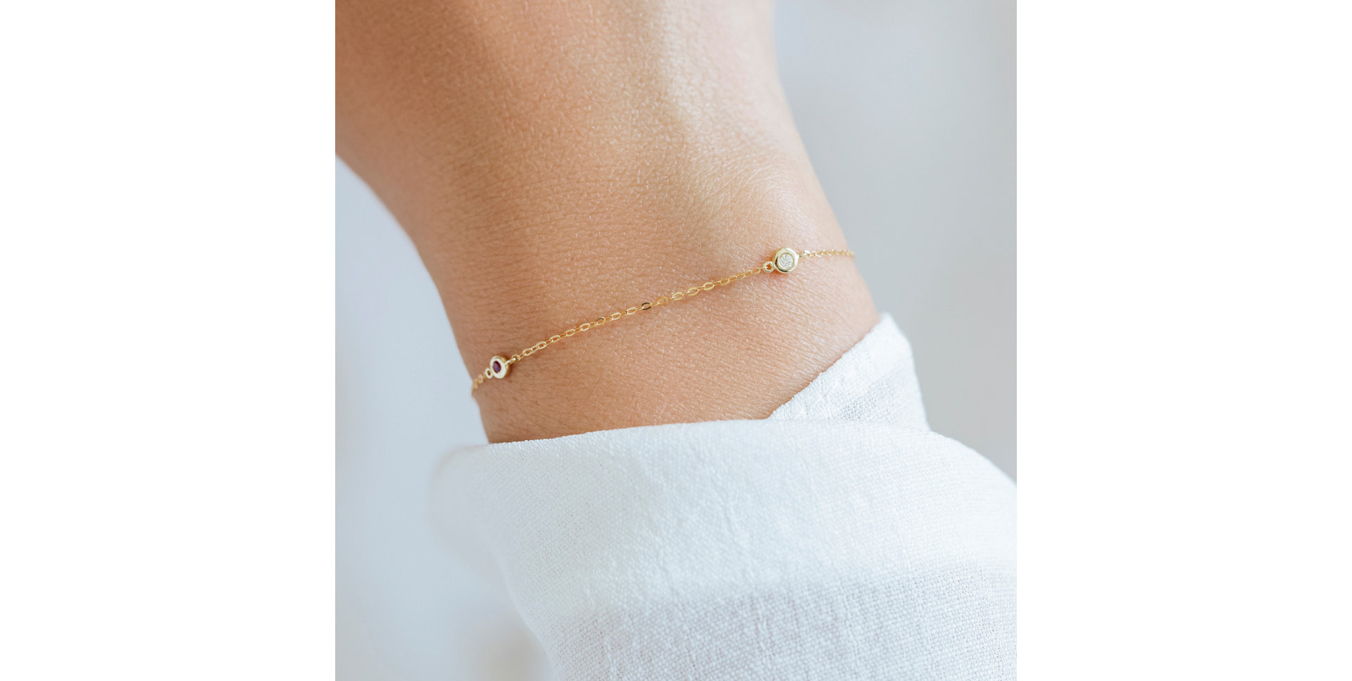 Diamond bracelet with Sapphire Dots