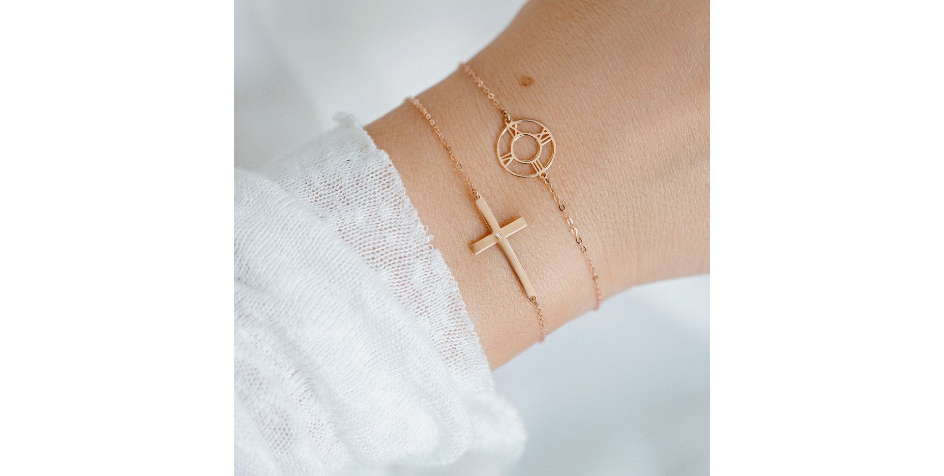 Diamond bracelet Cross