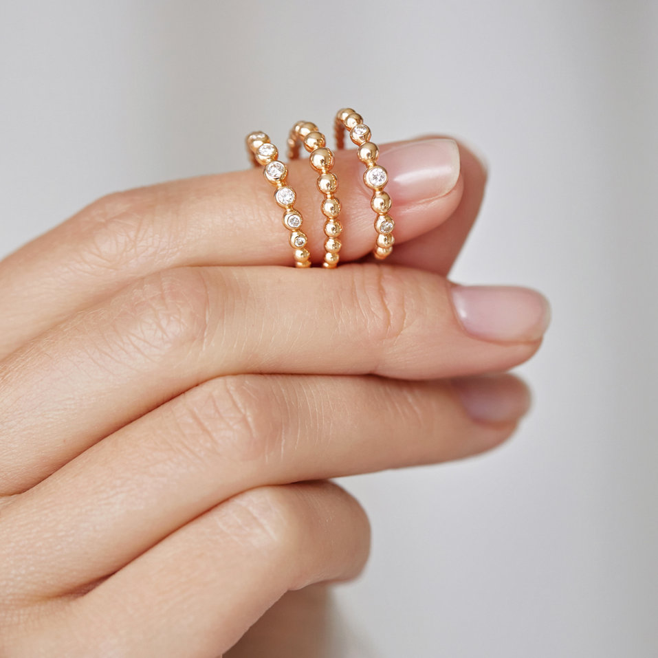 Diamond ring with Emerald Shiny Dots