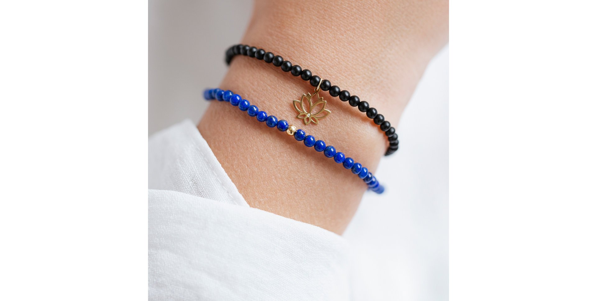 Diamond bracelet with Agate Dark Lotus