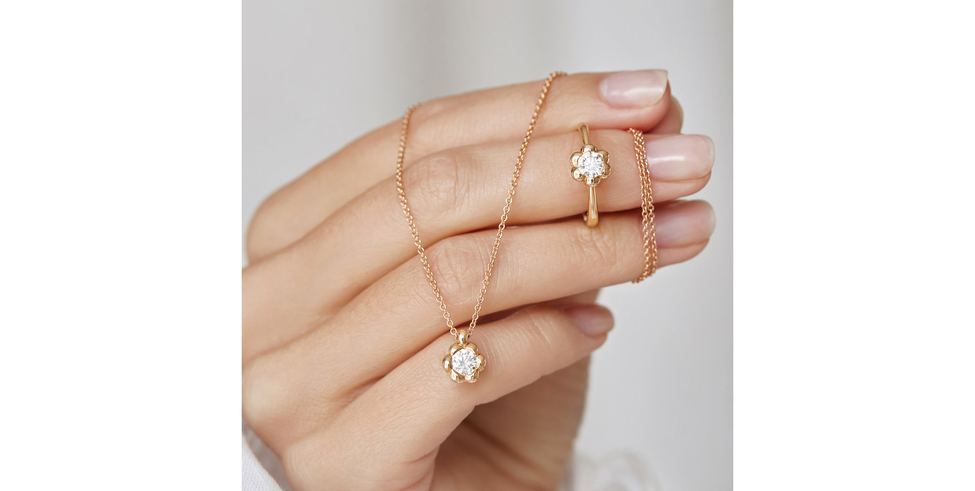 Diamond necklace Blooming Love