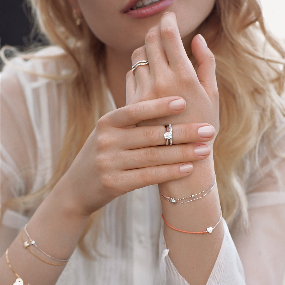 Diamond ring Simplicity