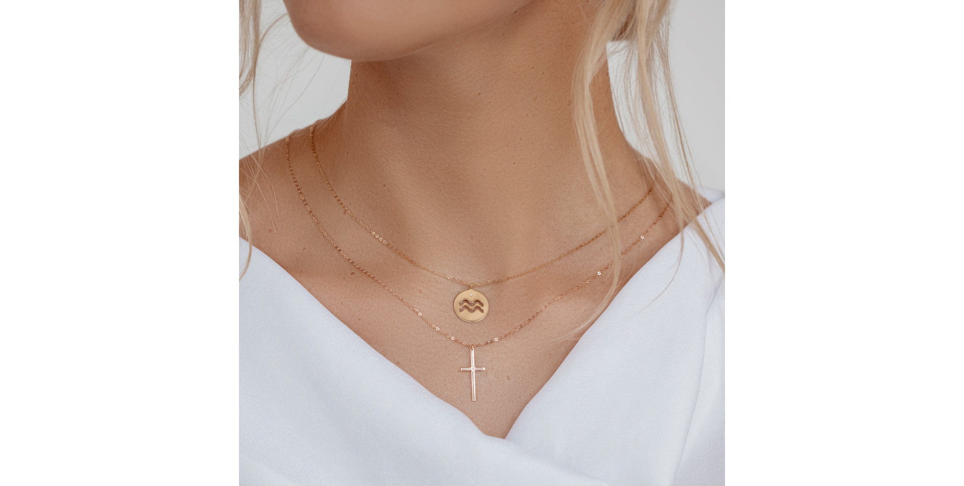 Diamond necklace Cross