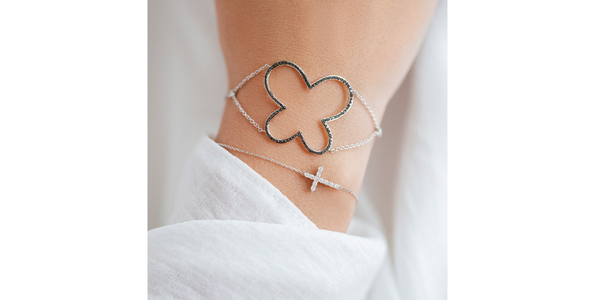 Diamond bracelet Glittering Cross