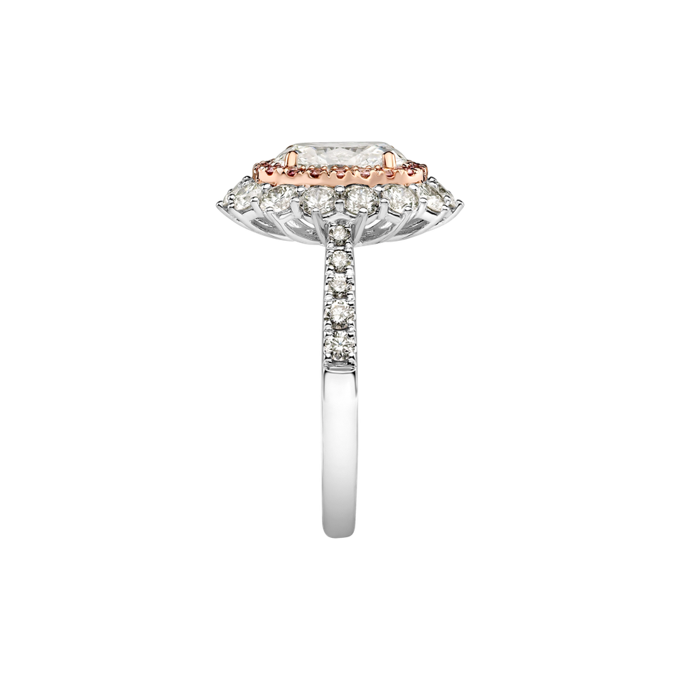 Ring with pink and white diamonds Princess