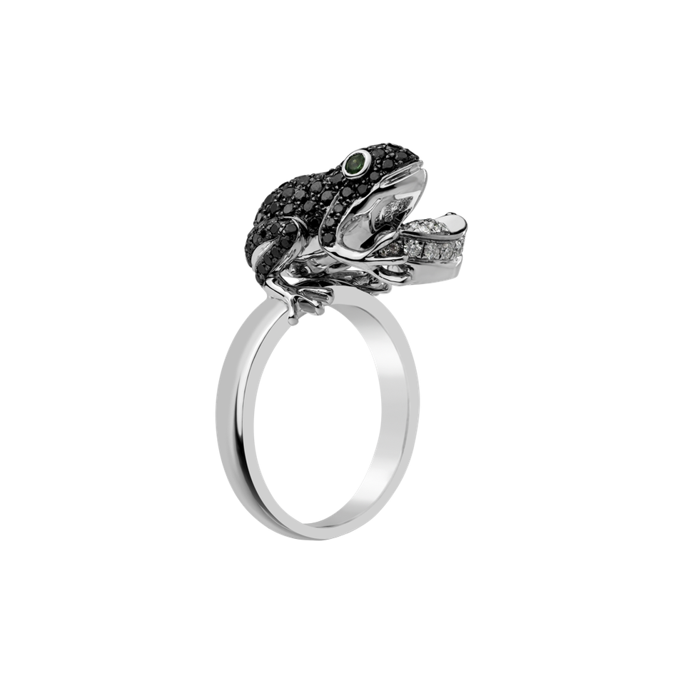 Ring with black and white diamonds and Garnet Dark Prince