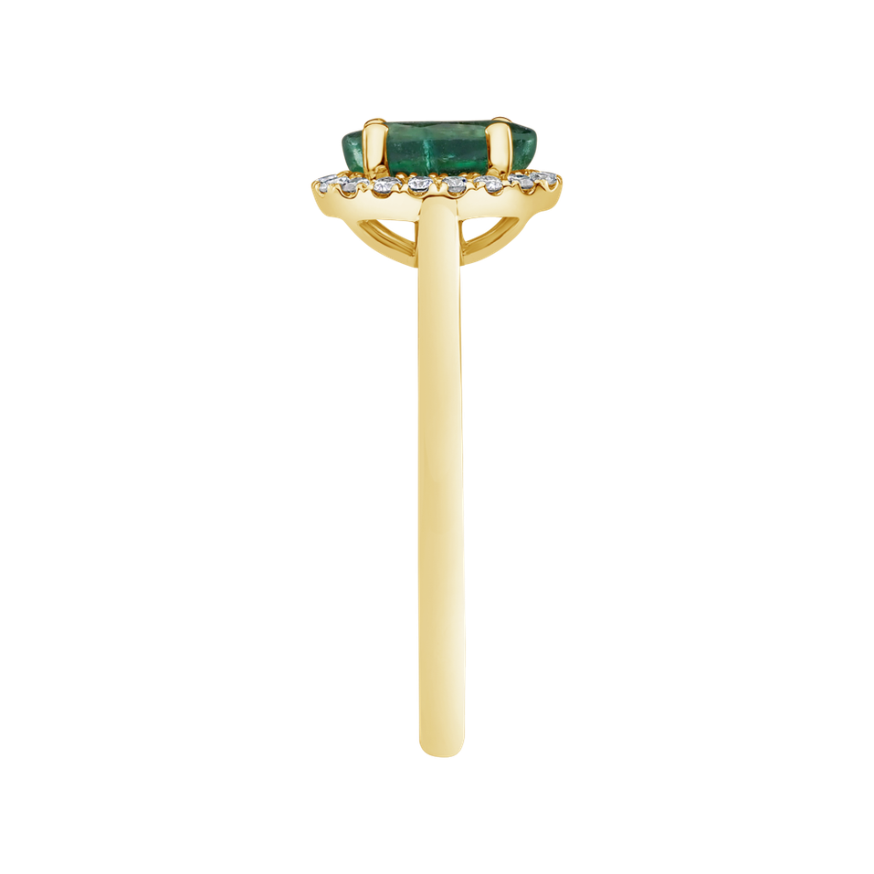 Diamond ring with Emerald Princess