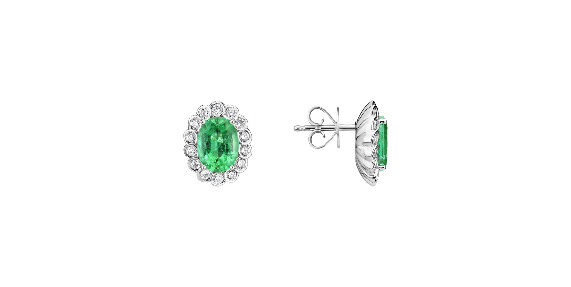 Diamond earrings with Emerald Brilliance
