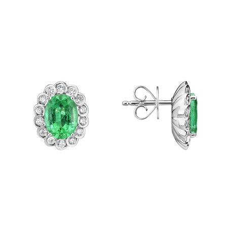 Diamond earrings with Emerald Brilliance