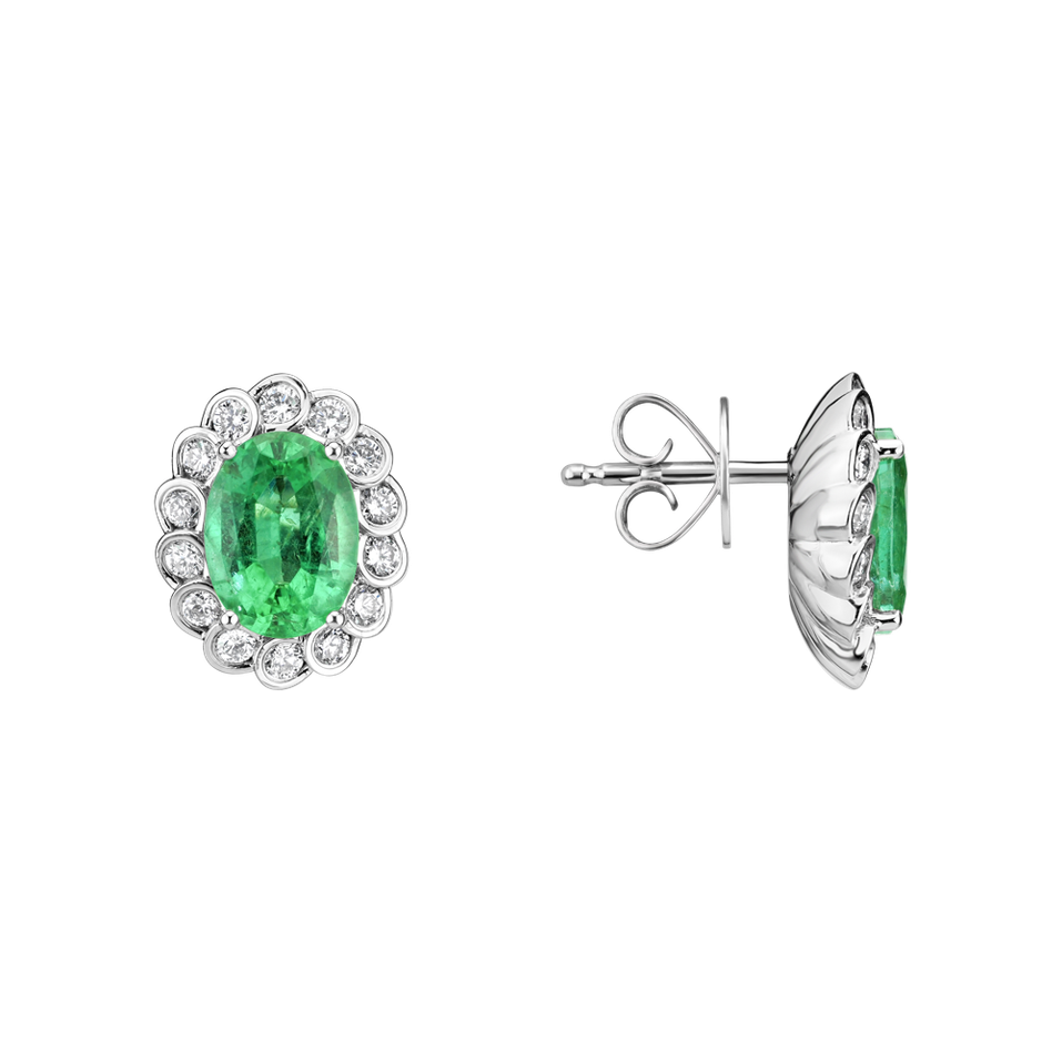 Diamond earrings with Emerald Brilliance