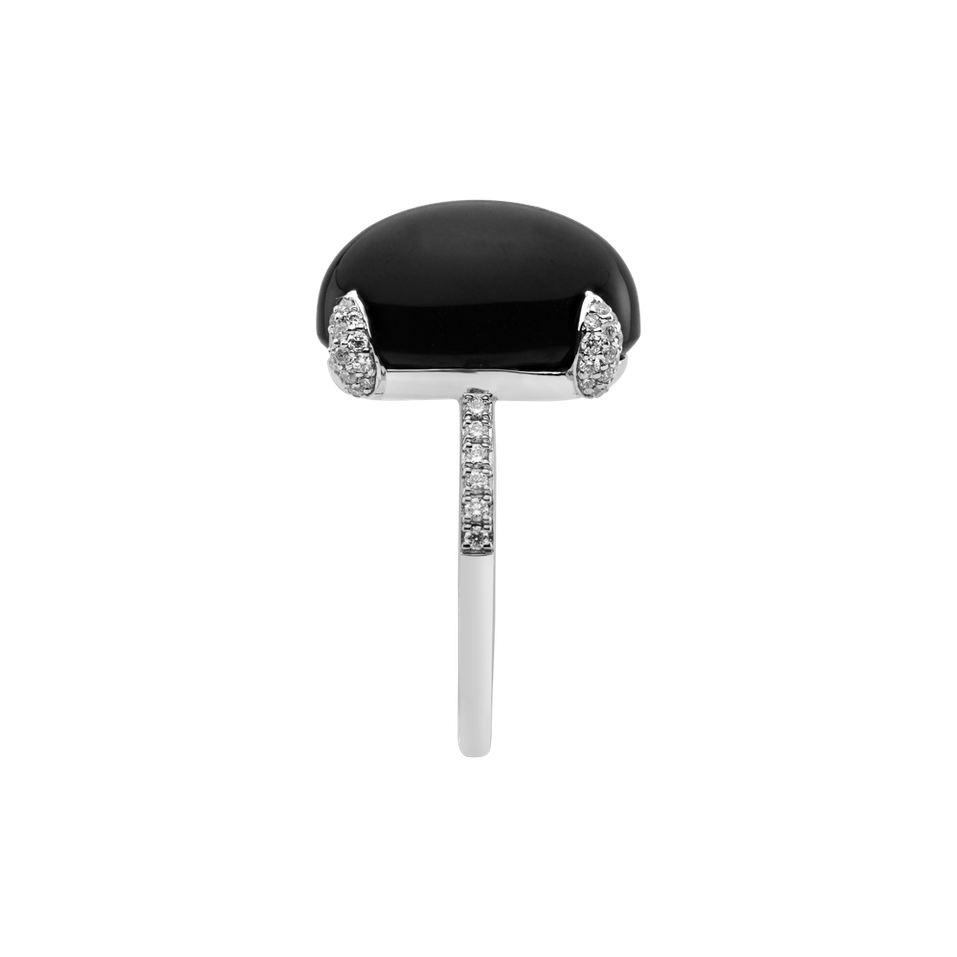 Diamond ring with Onyx Niche