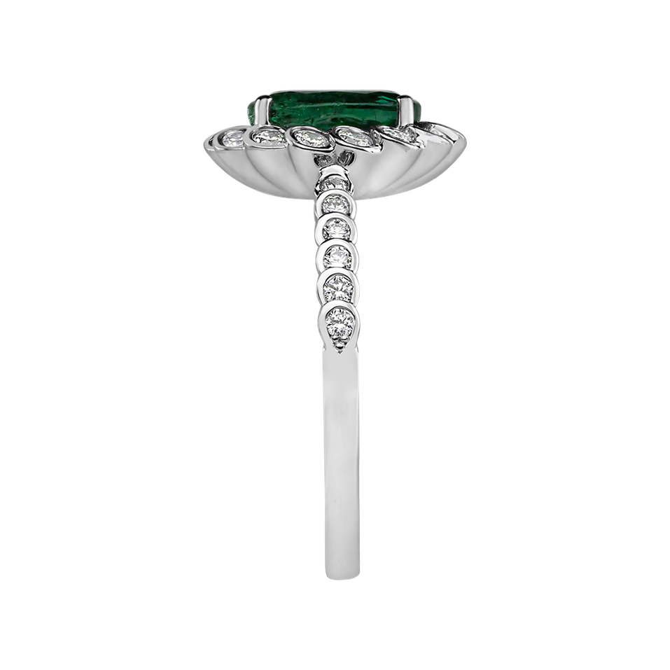 Diamond ring with Emerald Glamour Princess