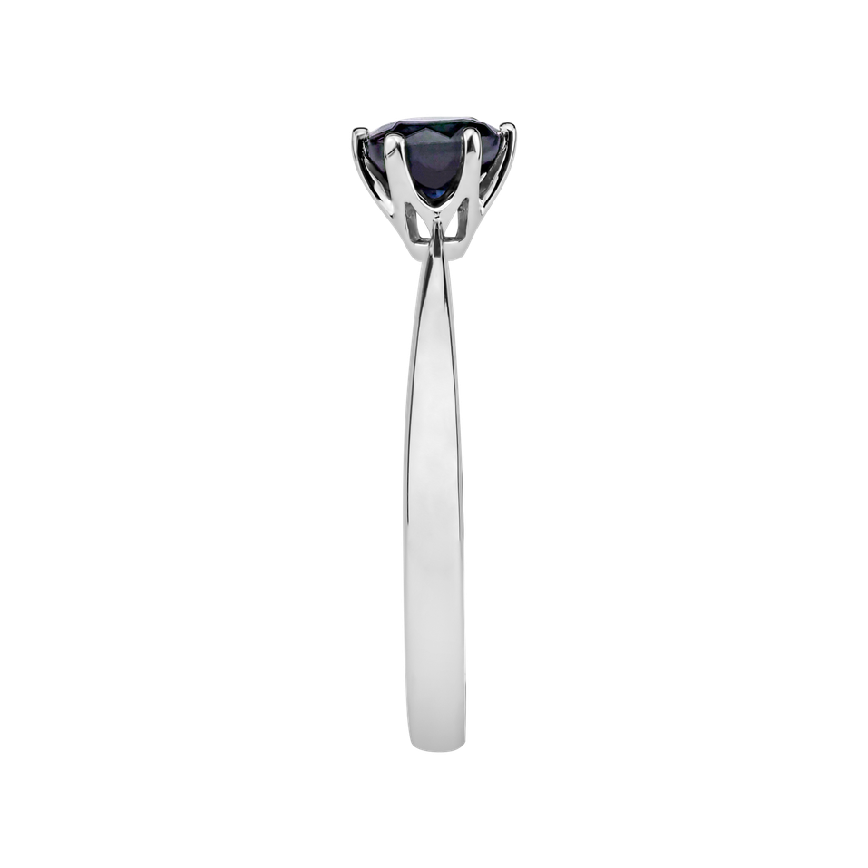 Ring with Sapphire Bonbon