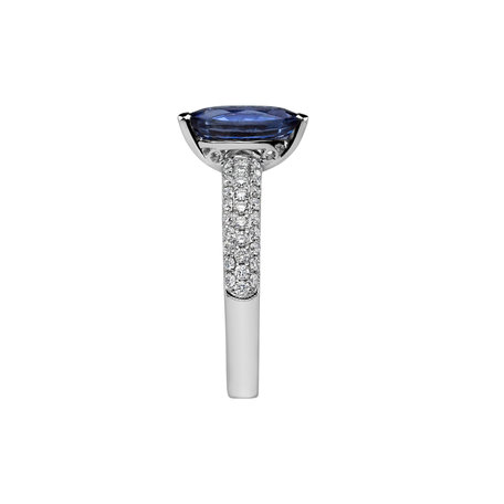 Diamond ring with Sapphire Excellent