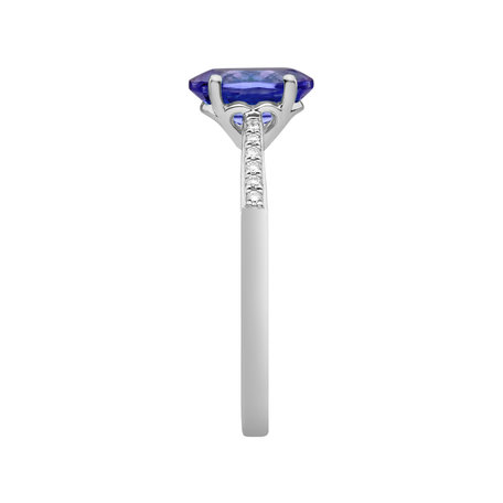 Diamond ring with Tanzanite Bonbon