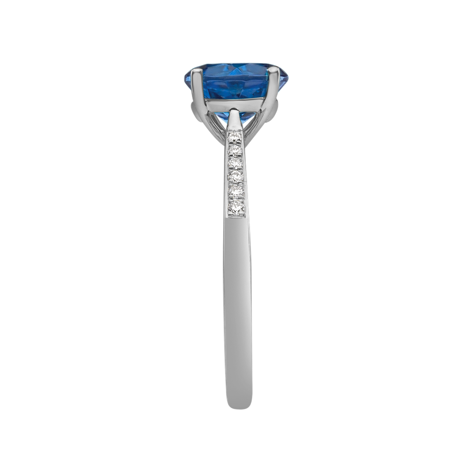 Diamond ring with Tanzanite Bonbon