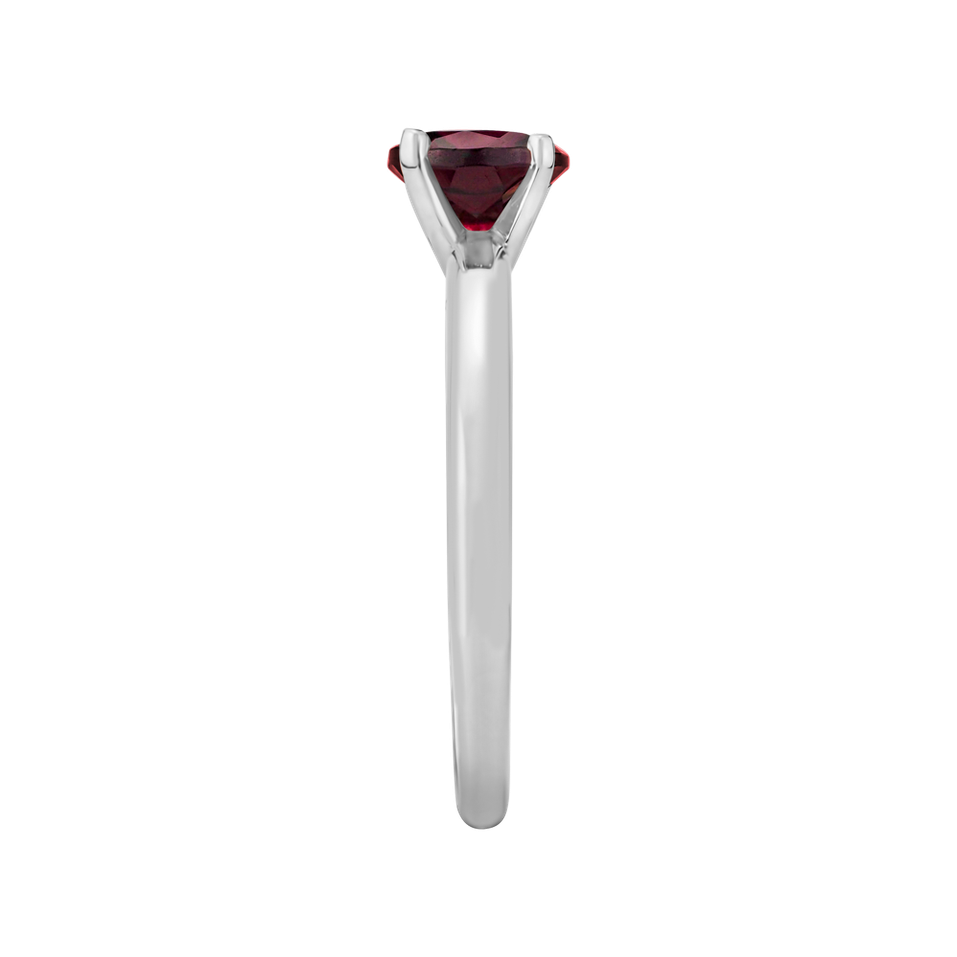 Ring with Rhodolite Bonbon