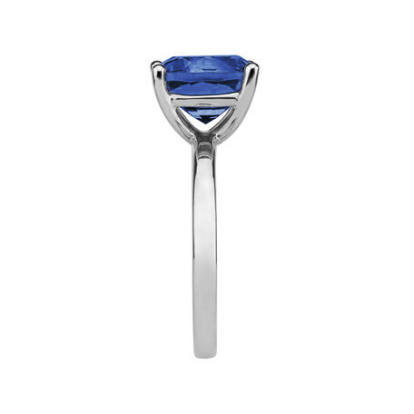 Ring with Tanzanite Bonbon