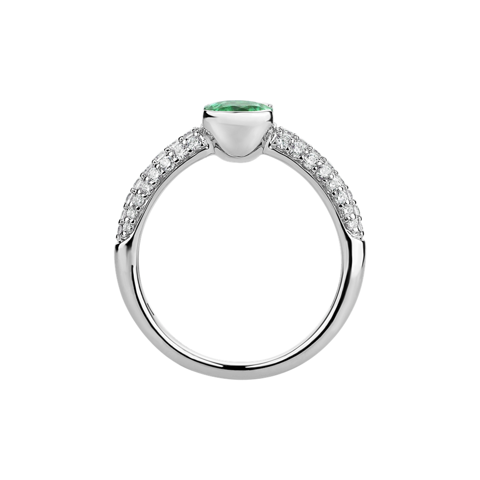 Diamond ring with Emerald Octavie