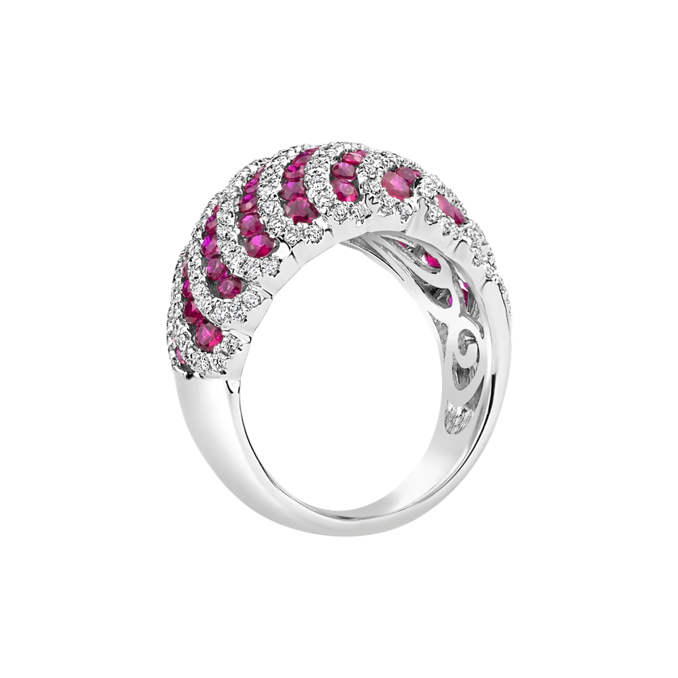 Diamond ring with Ruby Suhana